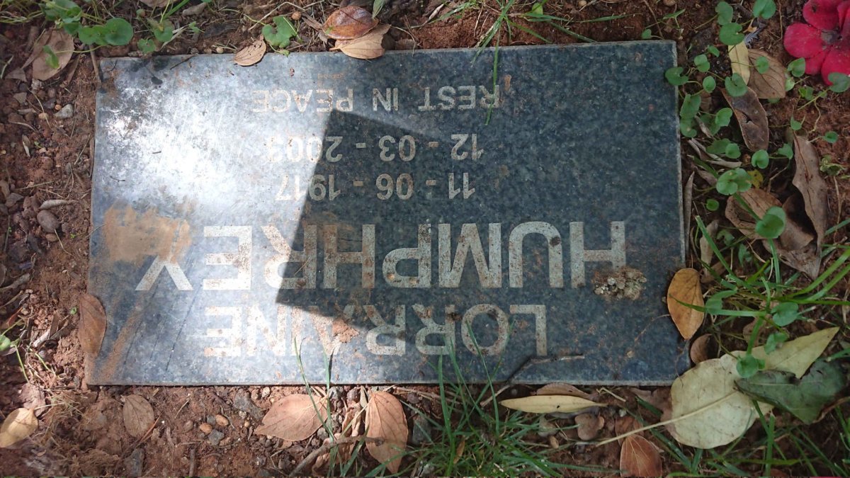 HUMPHREY Lorraine 1917-2009