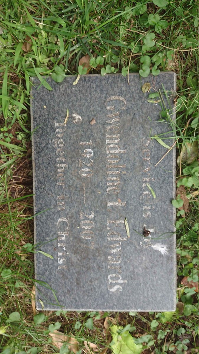 EDWARDS Gwendoline L. 1920-2007