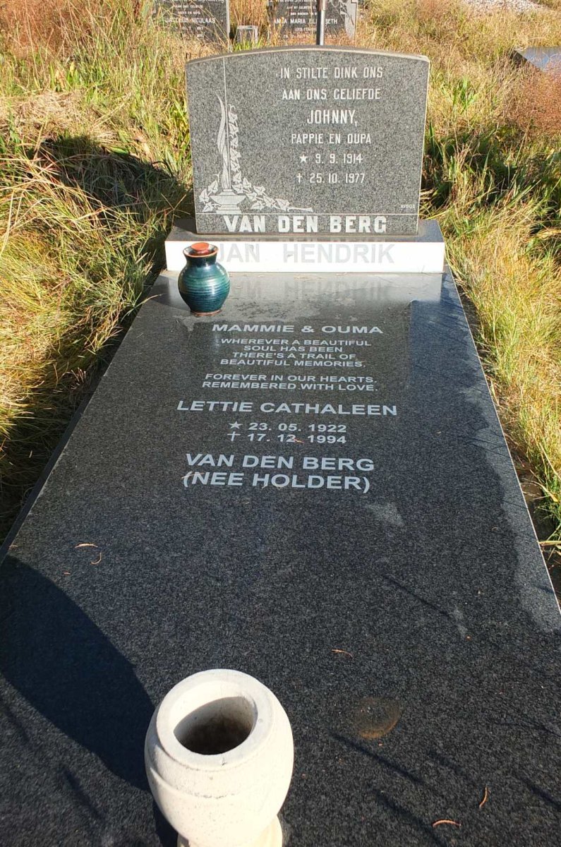 BERG Jan Hendrik, van den 1914-1977 &amp; Lettie Cathaleen HOLDER 1922-1994