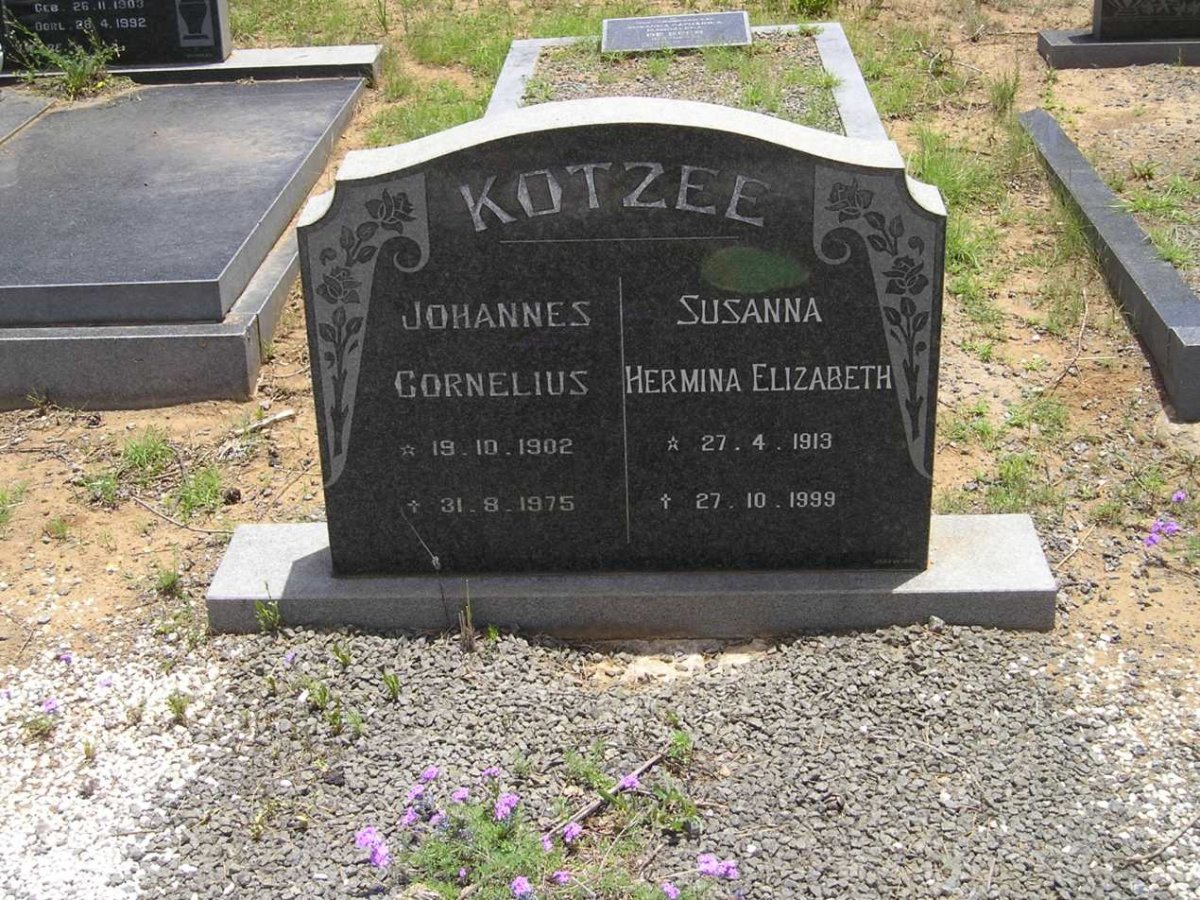 KOTZEE Johannes Cornelius 1902-1975 &amp; Susanna Hermina Elizabeth 1913-1999