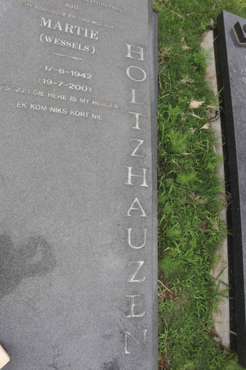 HOLTZHAUZEN Martie nee WESSELS 1941-2001