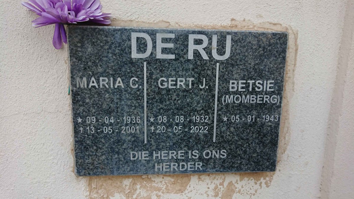 RU Gert J., de 1932-2022 &  Maria C. 1936-2001 ::  DE RU Betsie nee MOMBERG 1943-