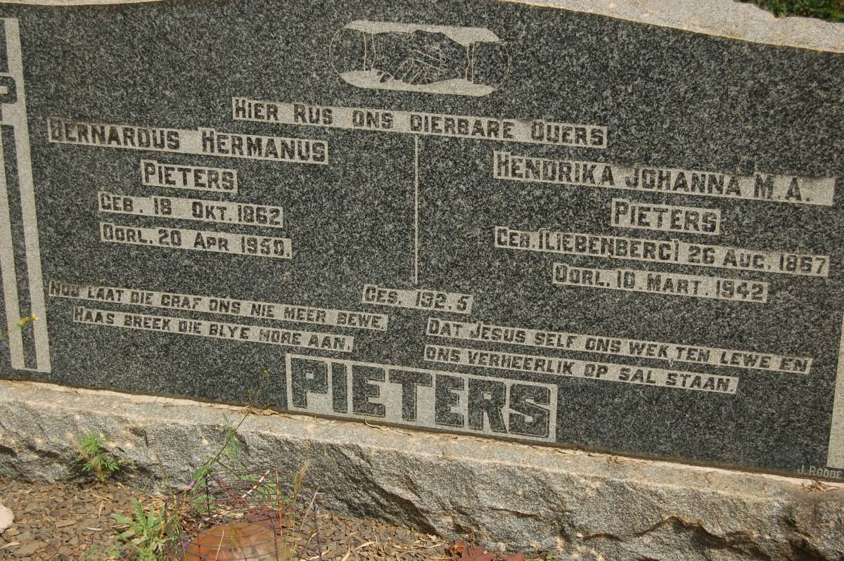 PIETERS Bernardus Hermanus 1862-1950 &amp; Hendrika Johanna M.A. LIEBENBERG 1867-1942