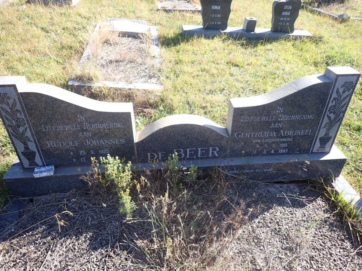BEER Rudolph Johannes, de 1925- & Gertruida Abigaeel VAN LOGGERENBERG 1918-1987