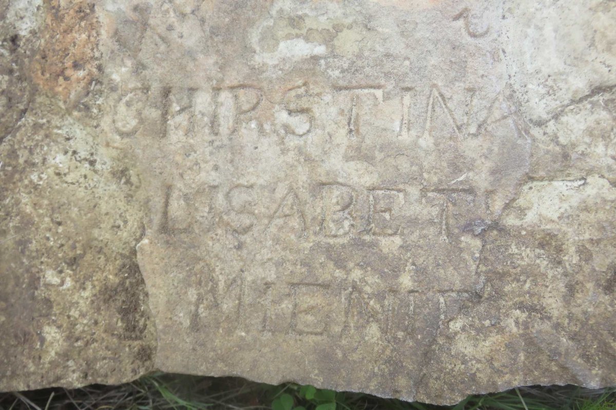 MIENIE Christina Lisabet