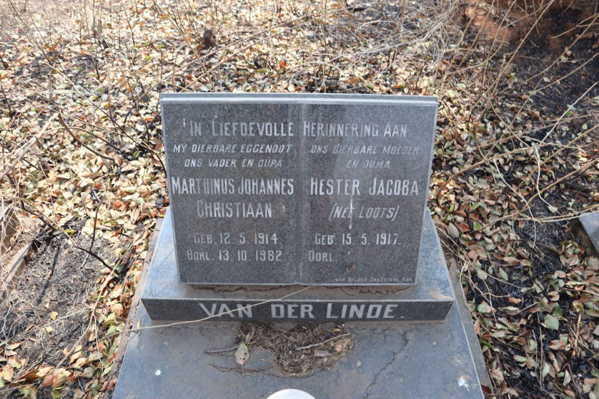 LINDE Marthinus Johannes Christiaan, van der 1914-1982 & Hester Jacoba LOOTS 1917-