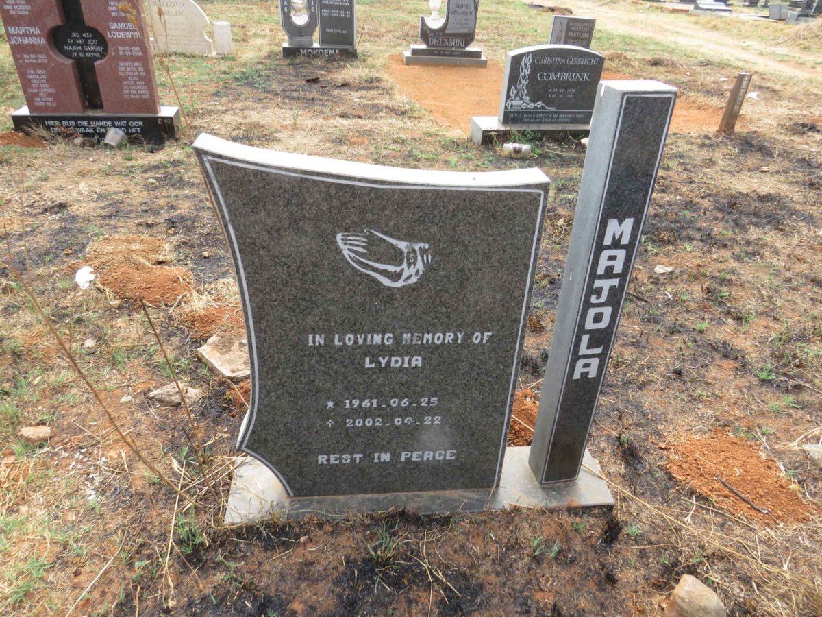 MAJOLA Lydia 1961-2002