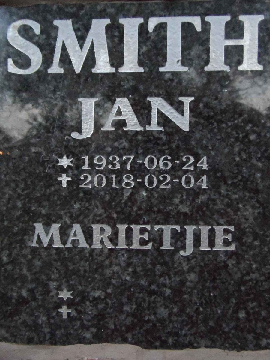 SMITH Jan 1937-2018 &amp; Marietjie