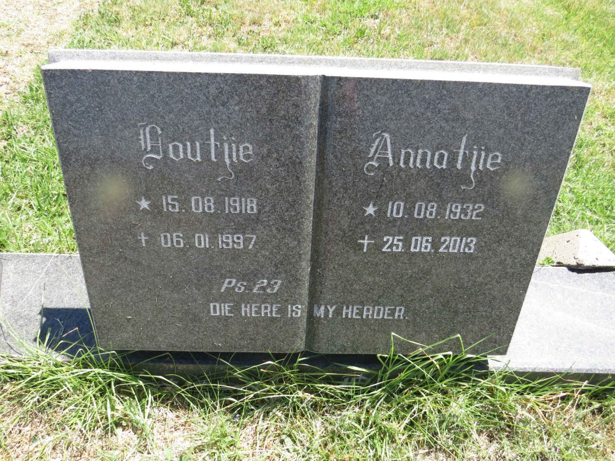 ? Doutjie 1918-1997 & Annatjie 1932-2013