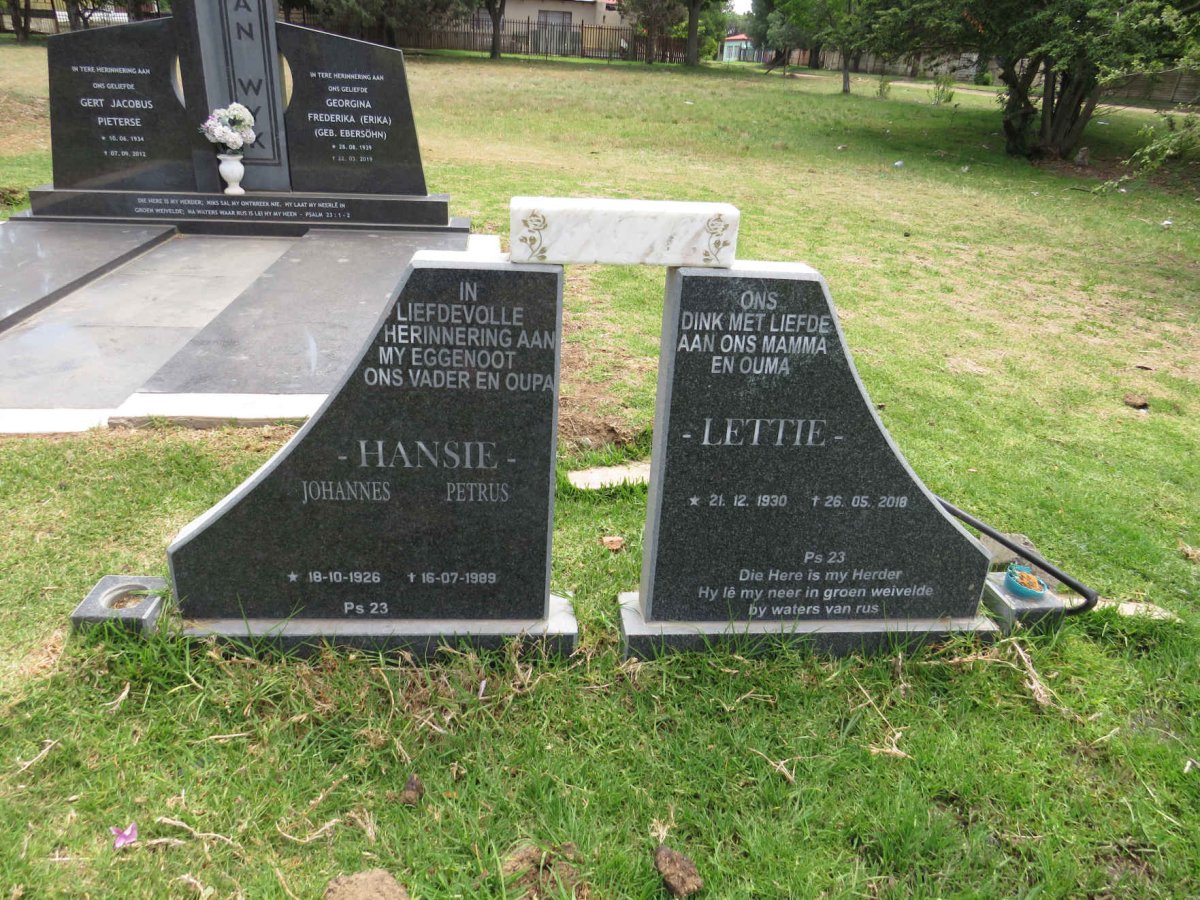 ? Johannes Petrus 1926-1989 & Lettie 1930-2018