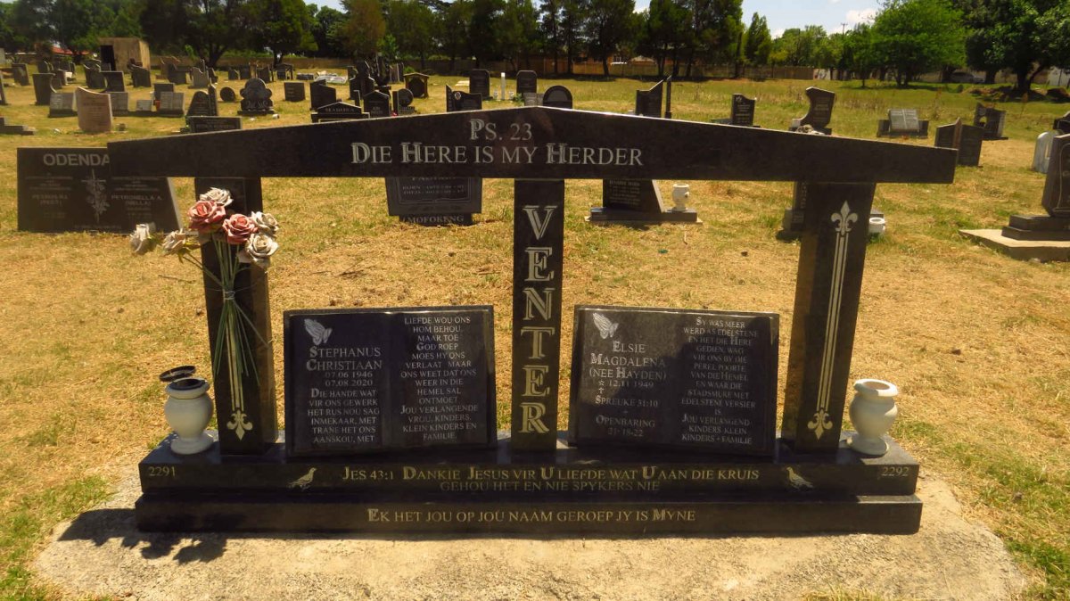 VENTER Stephanus Christiaan 1946-2020 & Elsie Magdalena HAYDEN 1949-