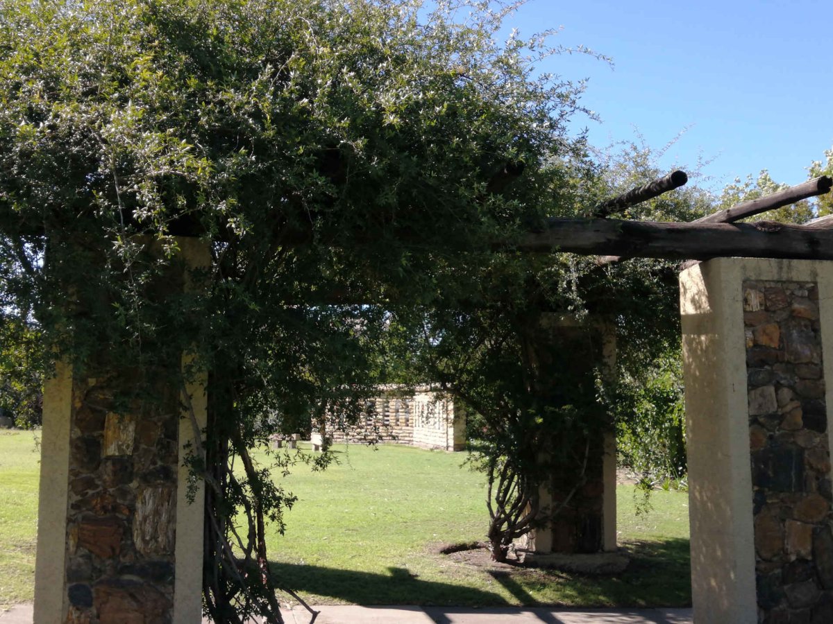 16. Wall entrance / Muur Ingang