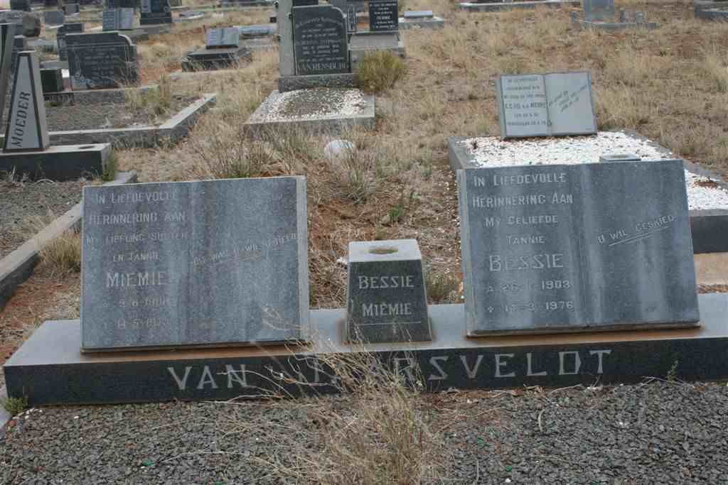 JAARSVELDT Miemie, van  1908-1973 :: VAN JAARSVELDT Bessie 1903-1976