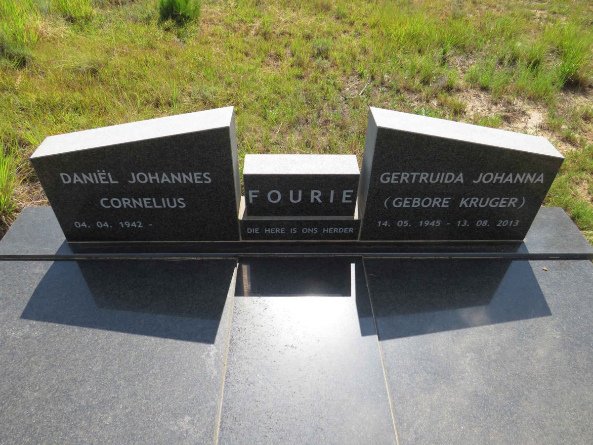 FOURIE Daniel Johannes Cornelius 1942- & Gertruida Johanna KRUGER 1945-2013 